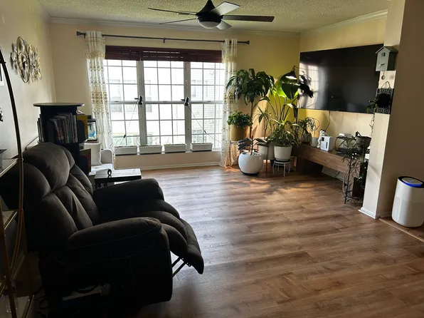 1115 Huntmaster Ter NE Unit 202, Leesburg, VA 20176