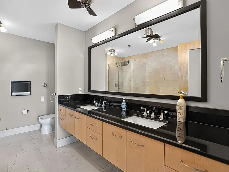 1221 SW 10th Ave #1605 — Photo 10