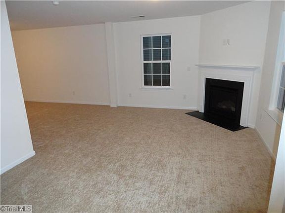 Home in photo is SIMILAR 