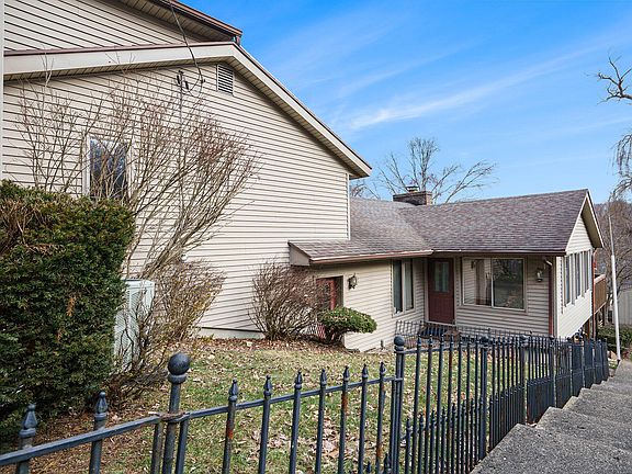 3rd image of 1149 Lake Dr