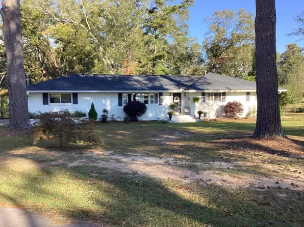 69 Edgewood Ave, Luverne, AL 36049