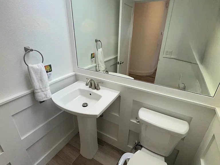 289 Vista Royale Cir W — Photo 31