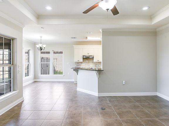 4th image of 3622 Salene Rd