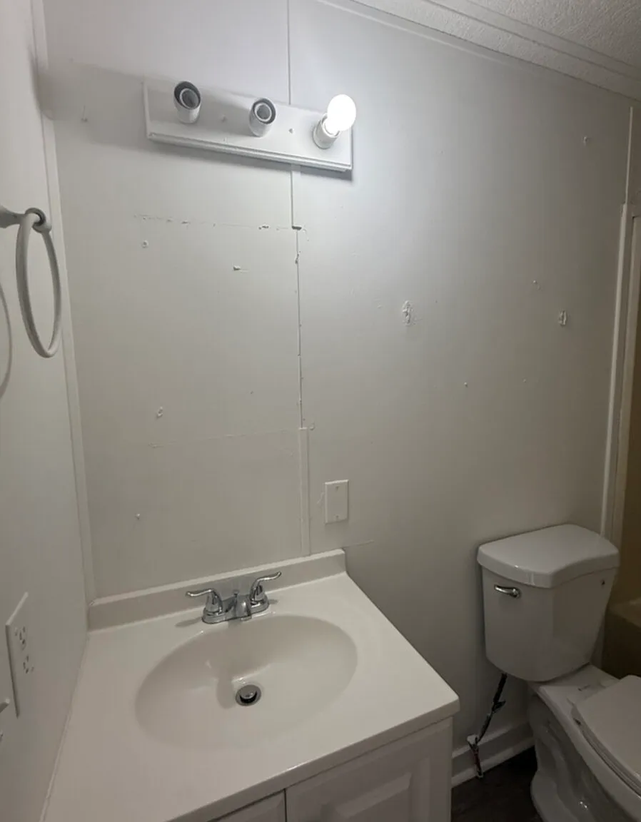3 bed, 2.0 bath, 1000 sqft, $1,200 — Photo 1