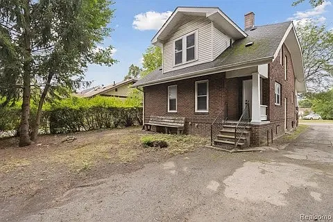 Building Photo - 718 N Chevrolet Ave #1