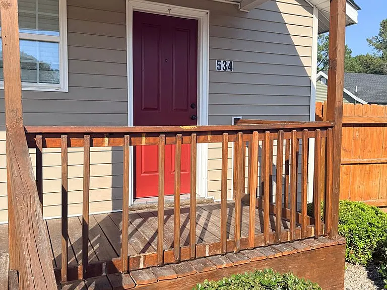 534 Manchester St SE — Photo 9