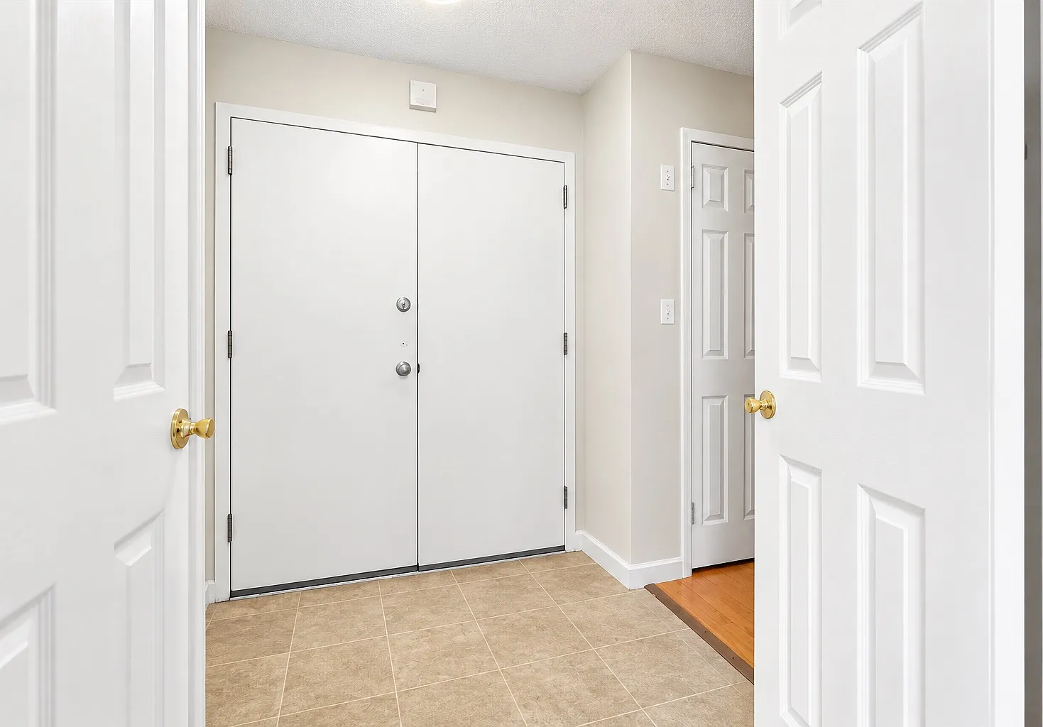 2 bed, 1222 sqft, $3,000 — Photo 4