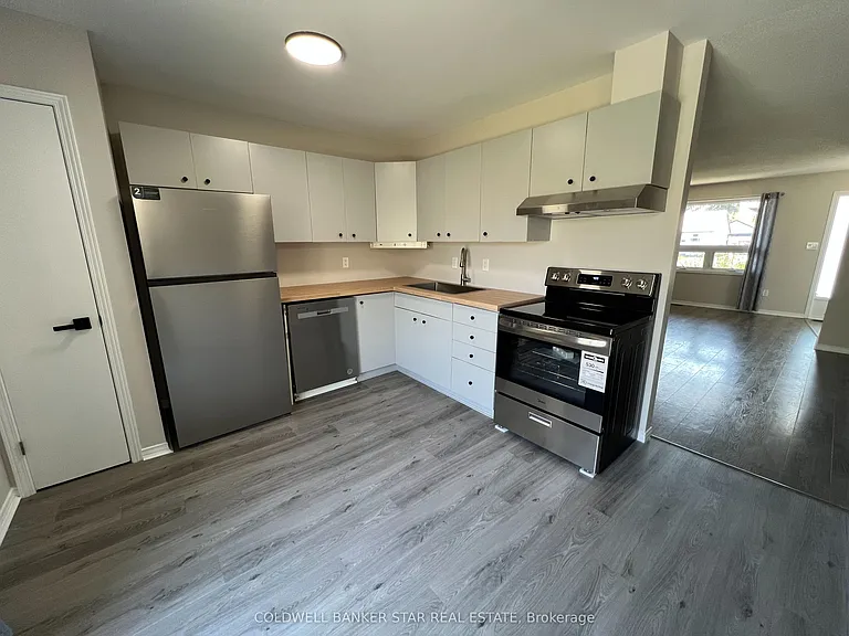 27 Steele St — Photo 3