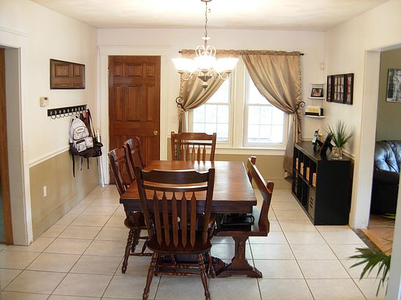 145 Irving Road Dinning Room