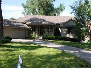 67 Ginger Woods Rd NE, Valley, NE 68064