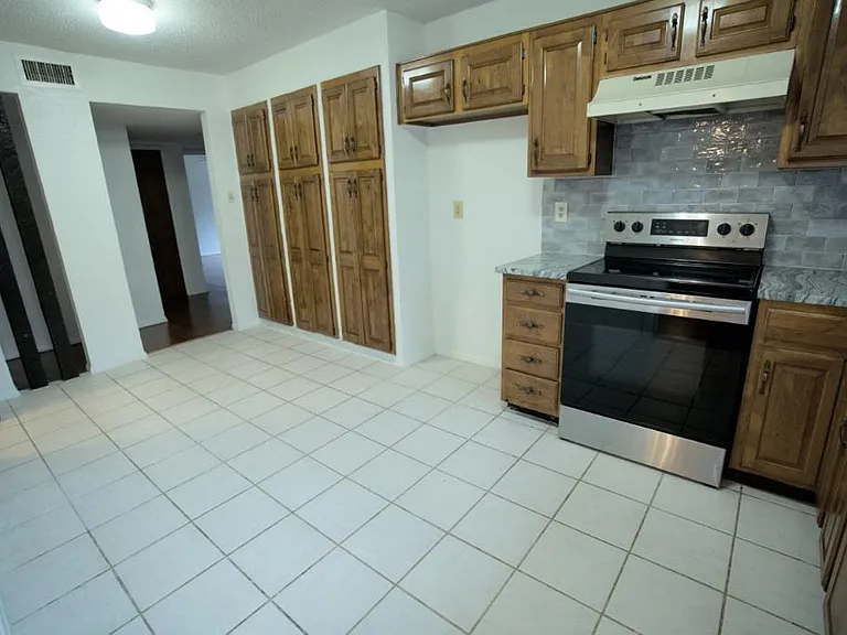 10906 Listi Dr #HOUSE — Photo 18