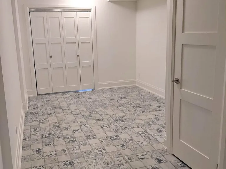 982 Dovercourt Rd #BASEMENT — Photo 7