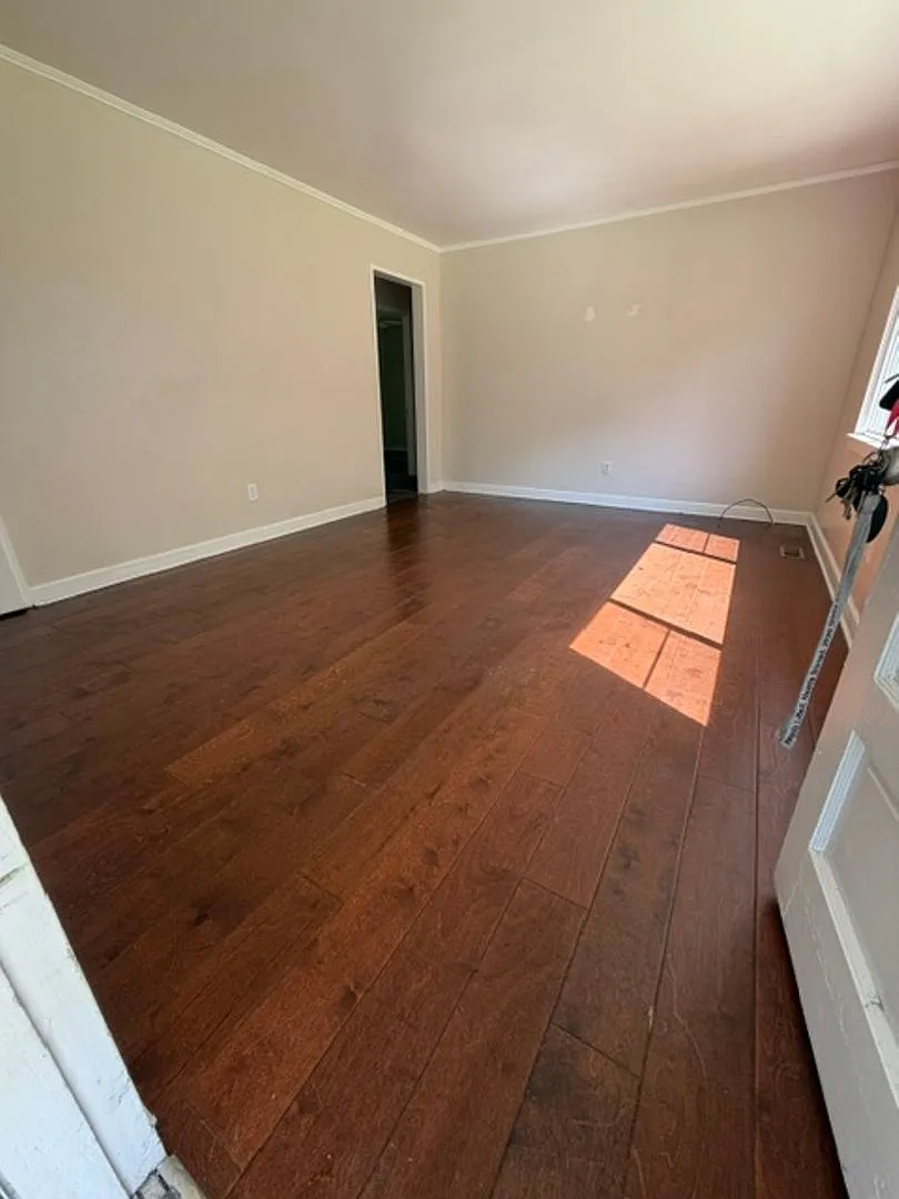 100 Bryan Blvd. — Photo 2