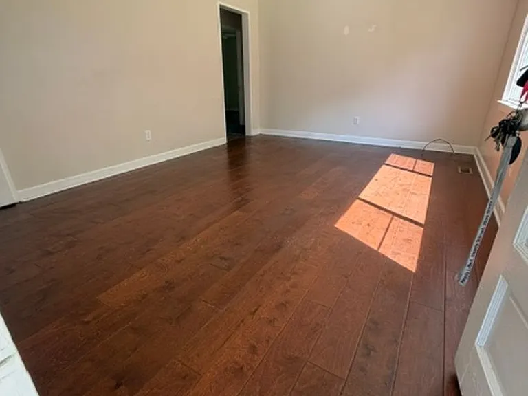 100 Bryan Blvd — Photo 2