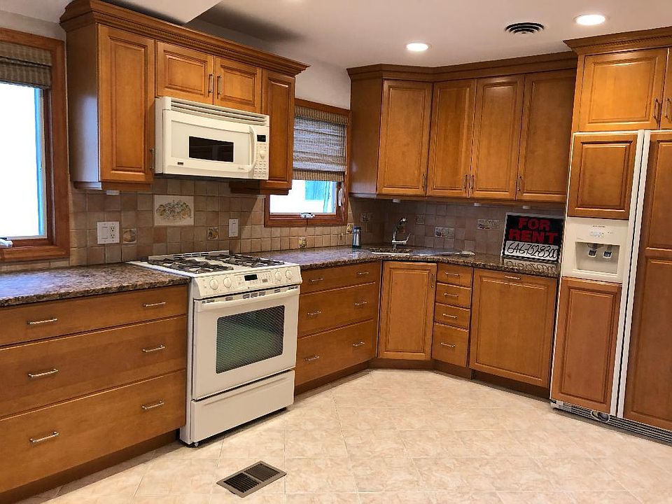 1st image of 268 Kelly Blvd