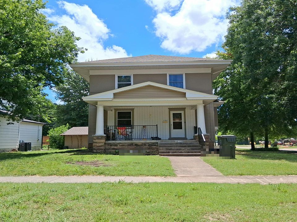 1st image of 1102 E 6th St