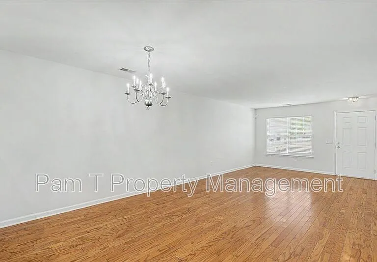 303 Gallery Way — Photo 8