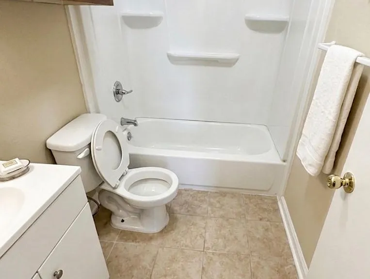 1501 Benttree Dr #D — Photo 9