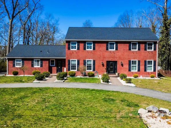 2460 Buttonwood Dr, Vineland, NJ 08361