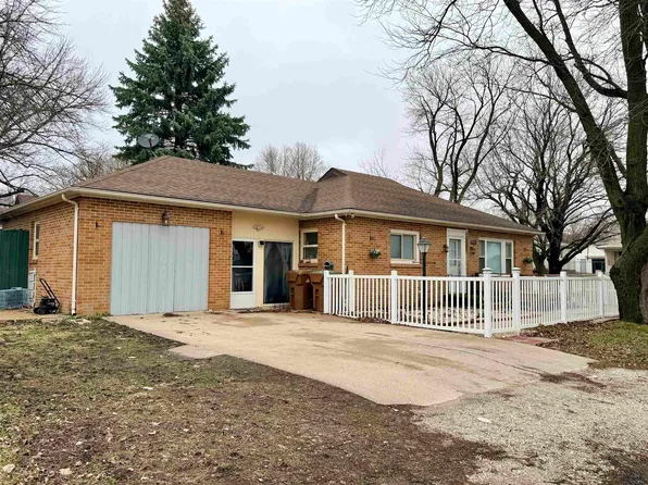 410 W 4th St, Newell, IA 50568