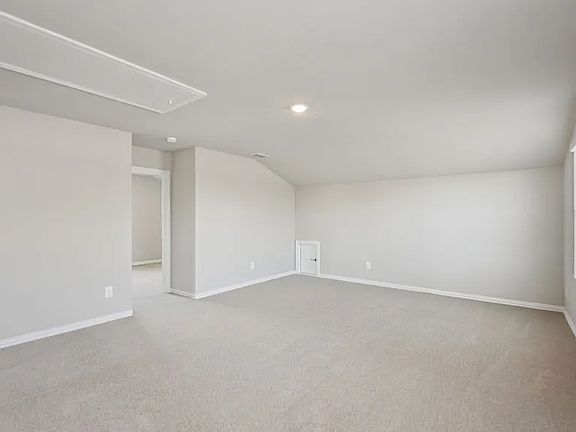 2nd image of 709 Leavenworth Dr