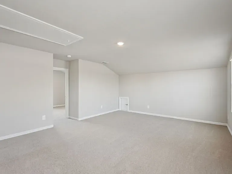 Building Photo - 709 Leavenworth Dr