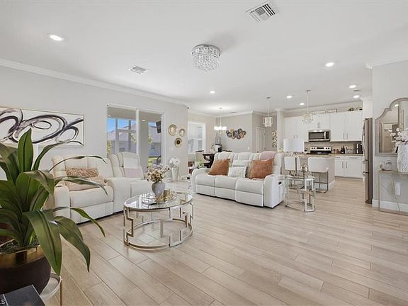 5th image of 1025 NW 7th PL
