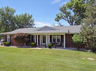 567 Spragues Mill Ct, Ballwin, MO