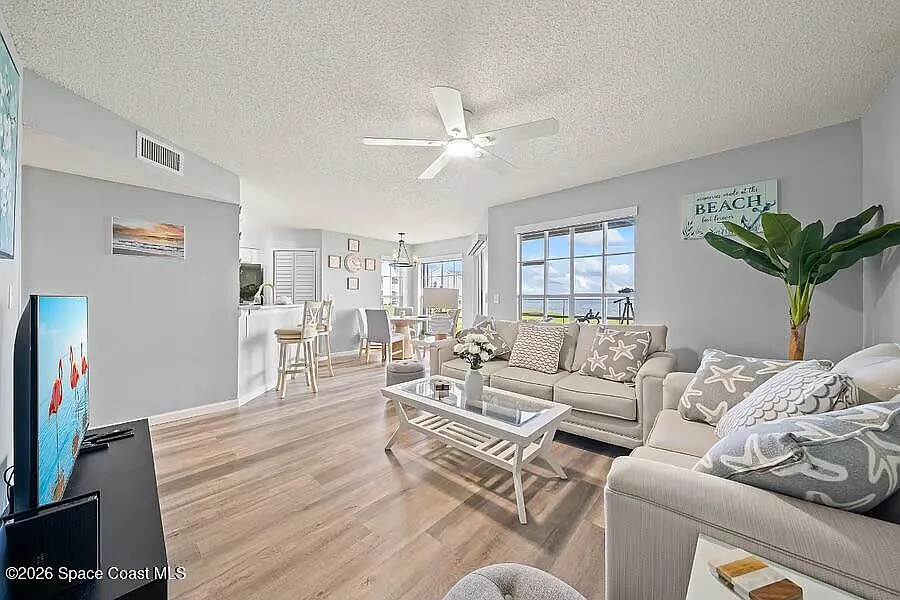 2 bed, 2.0 bath, 1002 sqft, $2,600 — Photo 4