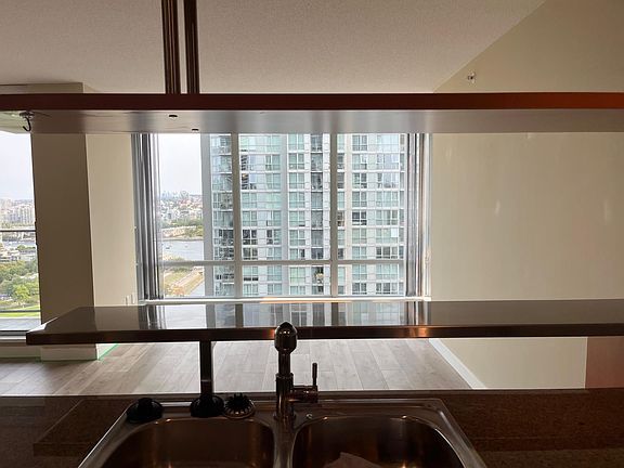 4th image of 1438 Richards St #2308