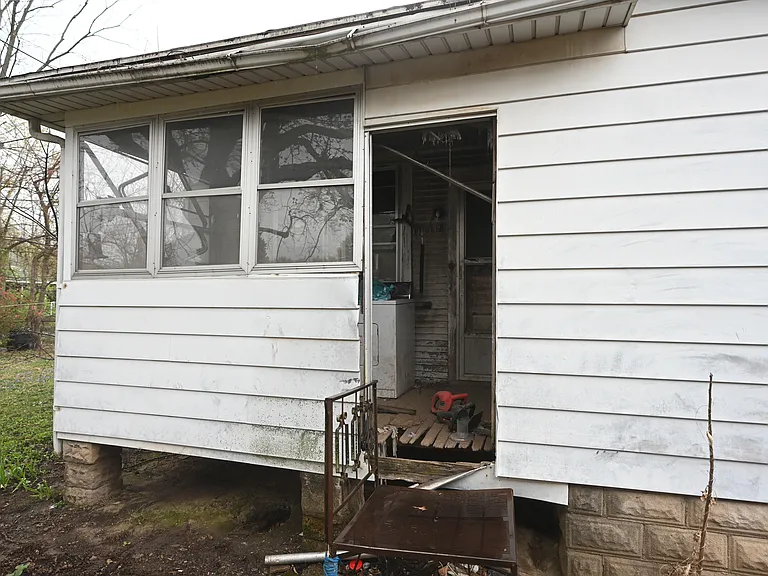440 W Sawyer St — Photo 8