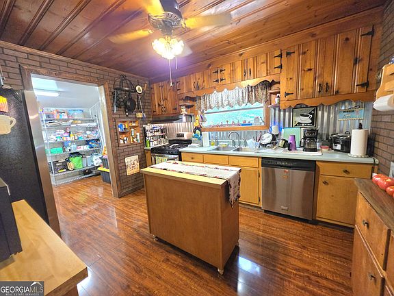 5th image of 4620 Oak Grove Cir
