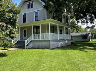 1324 Main St, Grinnell, IA 50112