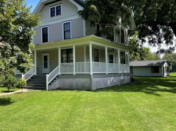 1324 Main St, Grinnell, IA 50112