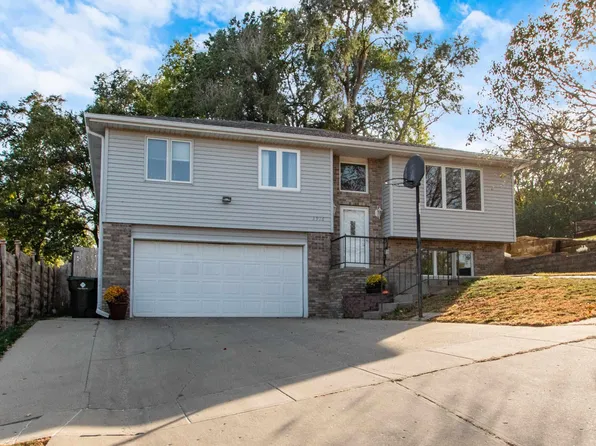 3916 Vine Ave, Sioux City, IA 51106