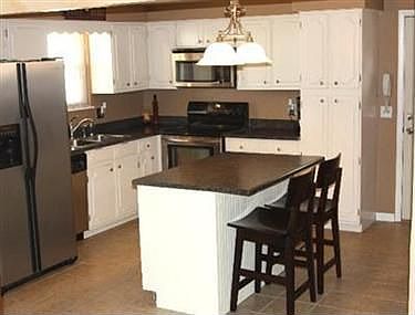 2nd image of 814 Sandalwood Dr