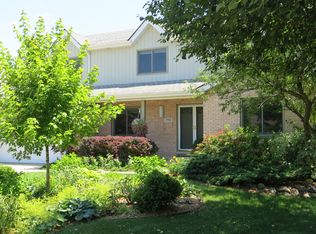 713 W Charles Ct, Addison, IL 60101