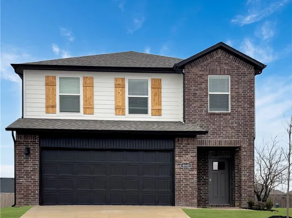 4572 W Triangle St, Fayetteville, AR 72704
