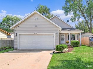 1120 Maple St, Aurora, IL 60506