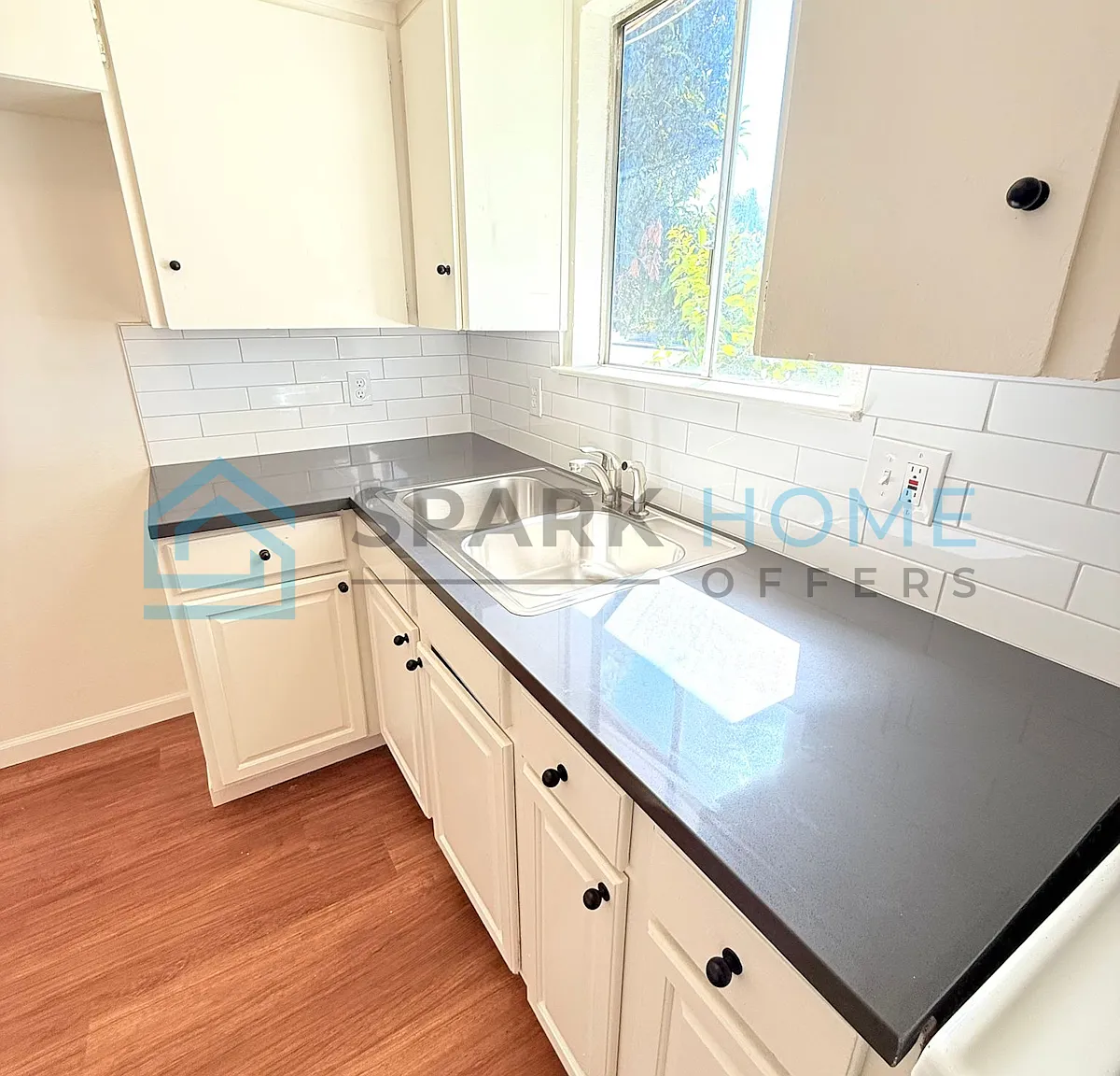 1902 Sheridan St — Photo 2