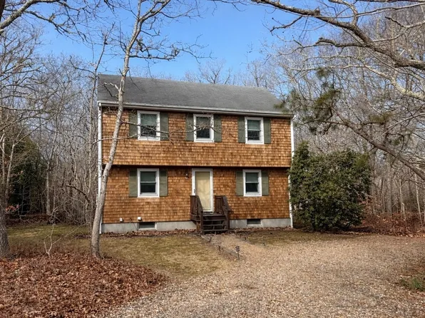 52 Windsor Dr, Edgartown, MA 02539