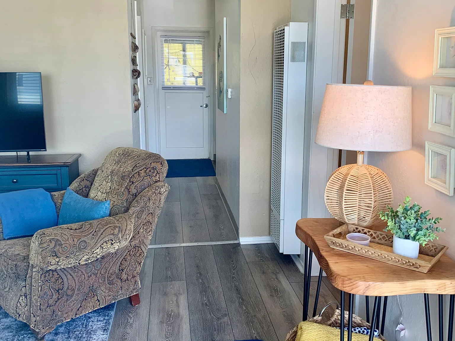2 bed, 960 sqft, $2,200 — Photo 3