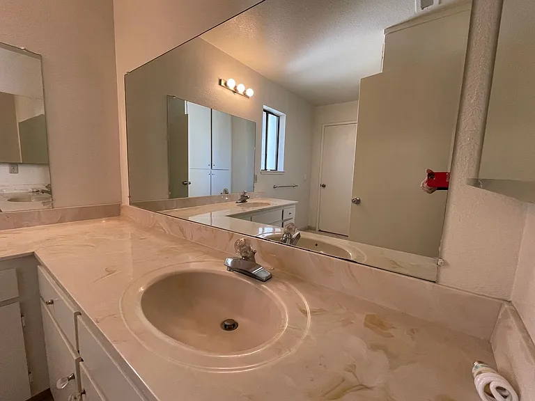 3443 Homestead Rd — Photo 10