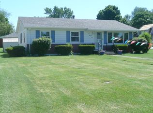 101 E Holley Dr, Kentland, IN