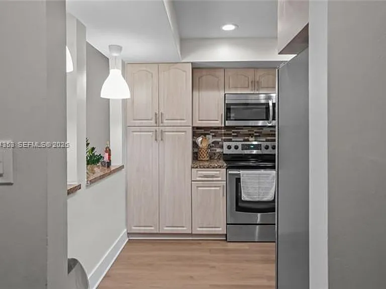 9015 SW 96th Ave #Townhouse 1 — Photo 7