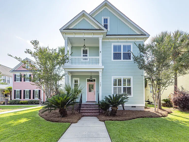 302 White Gables Dr — Photo 1