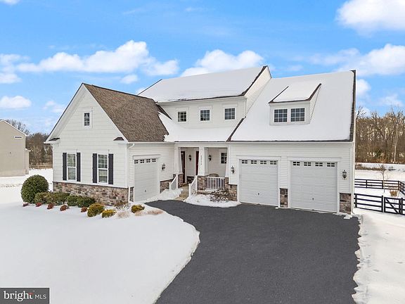 3rd image of 40779 Yarrow Grove Pl
