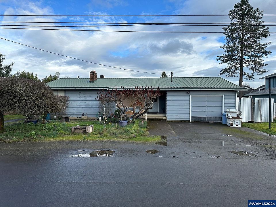 2nd image of 1115 SW Timian St