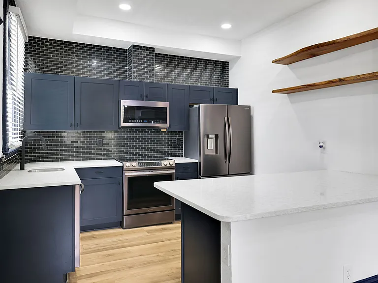 1407 Hubbard St — Photo 14