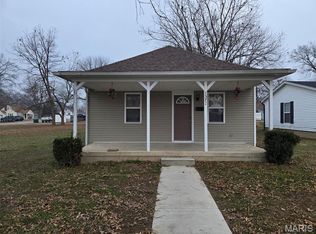 1571 Jefferson St, Carlyle, IL 62231